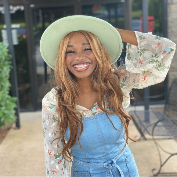 Meet your Posher, Brianna - Picture 1 of 1